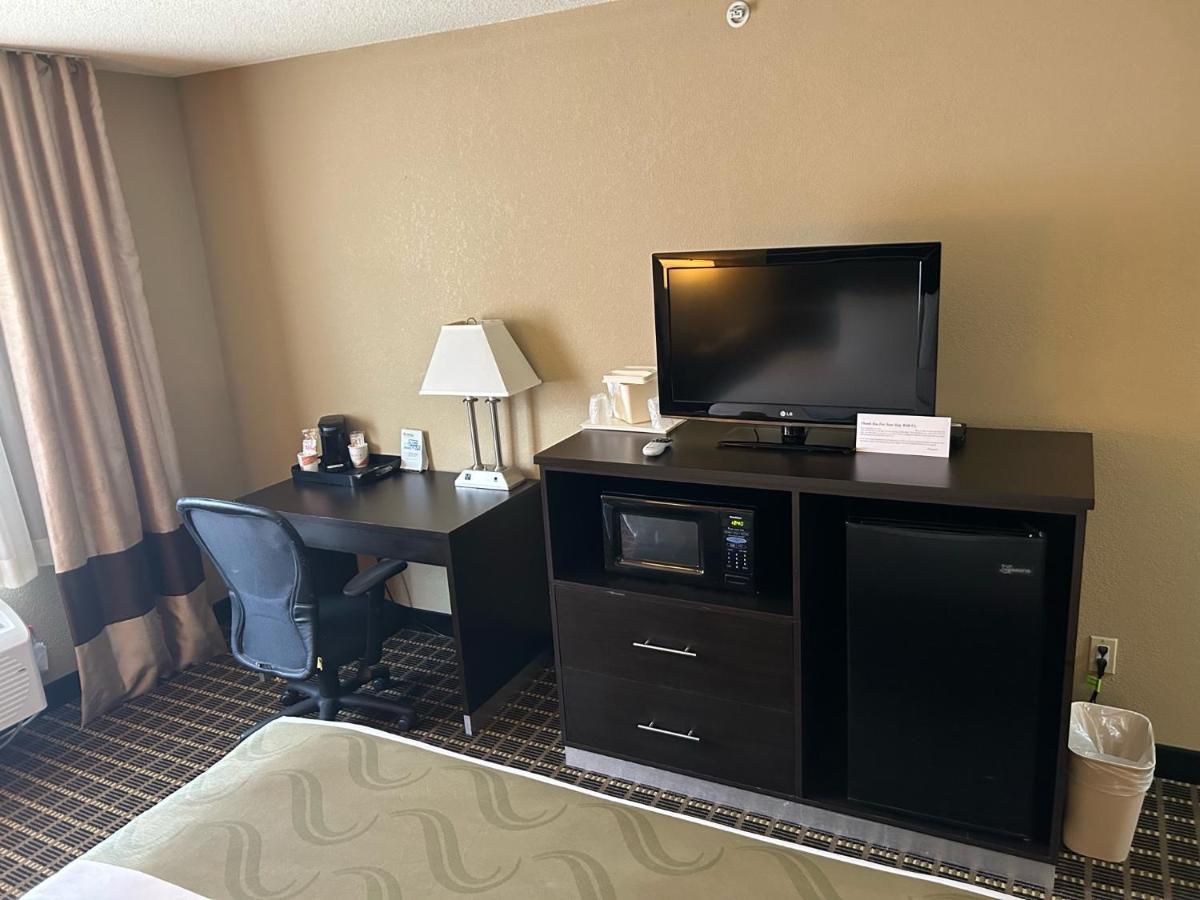 Quality Inn & Suites Bradford Eksteriør bilde
