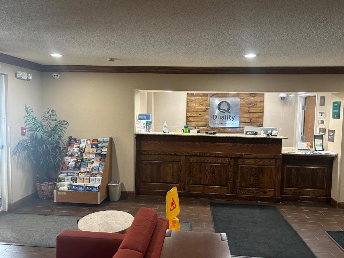 Quality Inn & Suites Bradford Eksteriør bilde