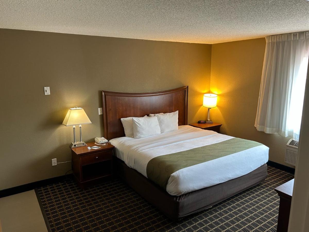Quality Inn & Suites Bradford Eksteriør bilde