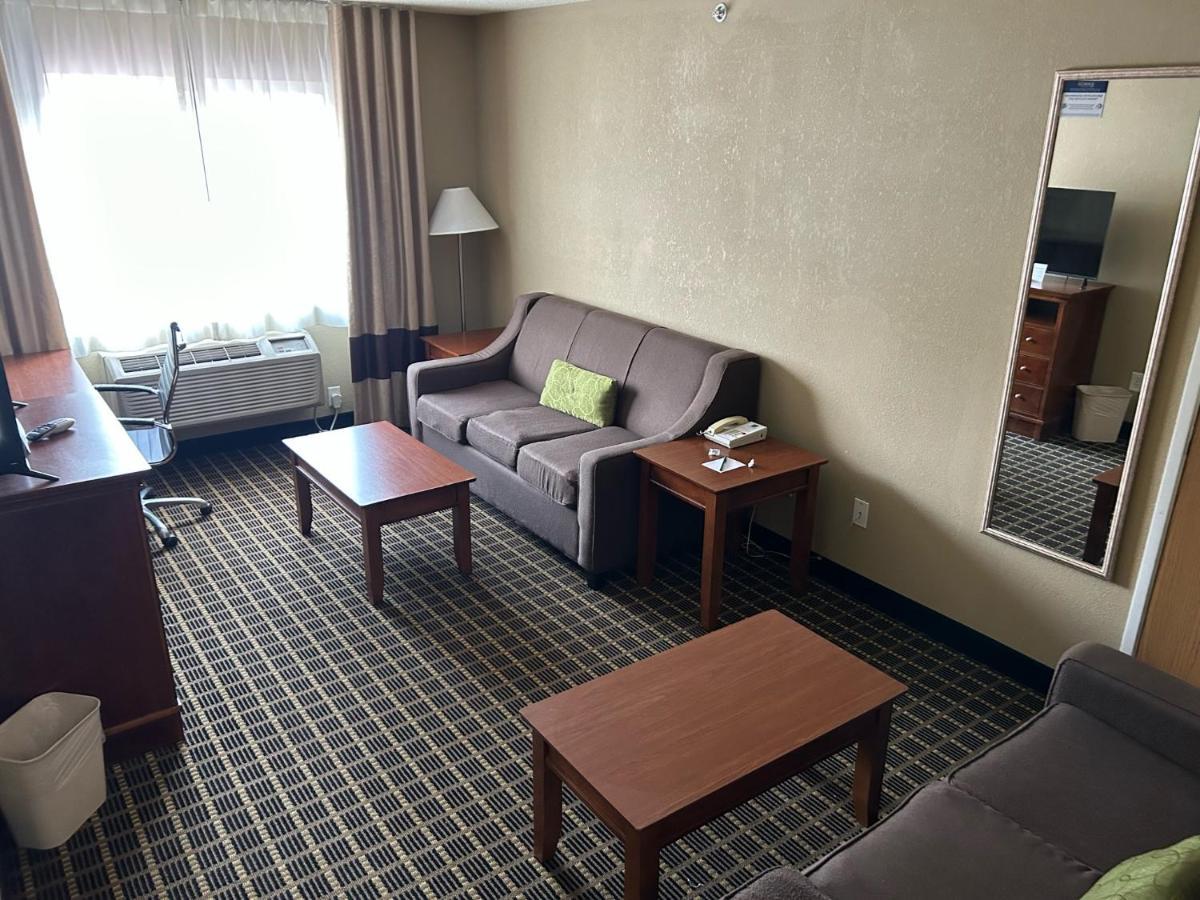 Quality Inn & Suites Bradford Eksteriør bilde