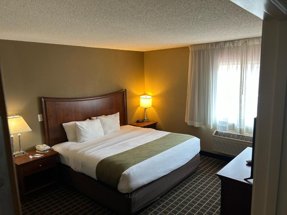 Quality Inn & Suites Bradford Eksteriør bilde