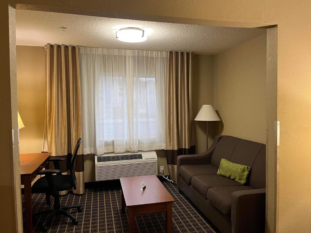 Quality Inn & Suites Bradford Eksteriør bilde