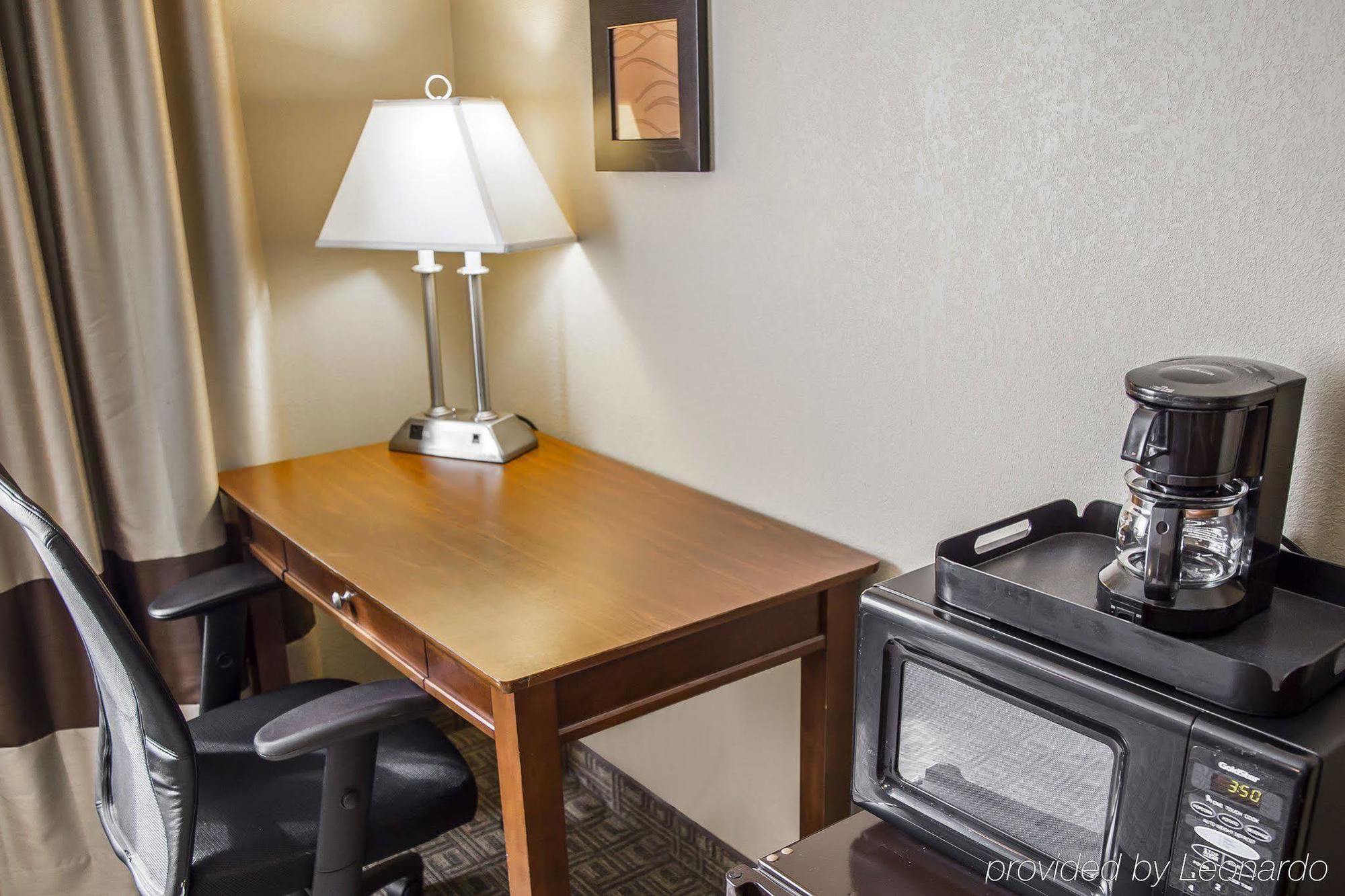 Quality Inn & Suites Bradford Eksteriør bilde